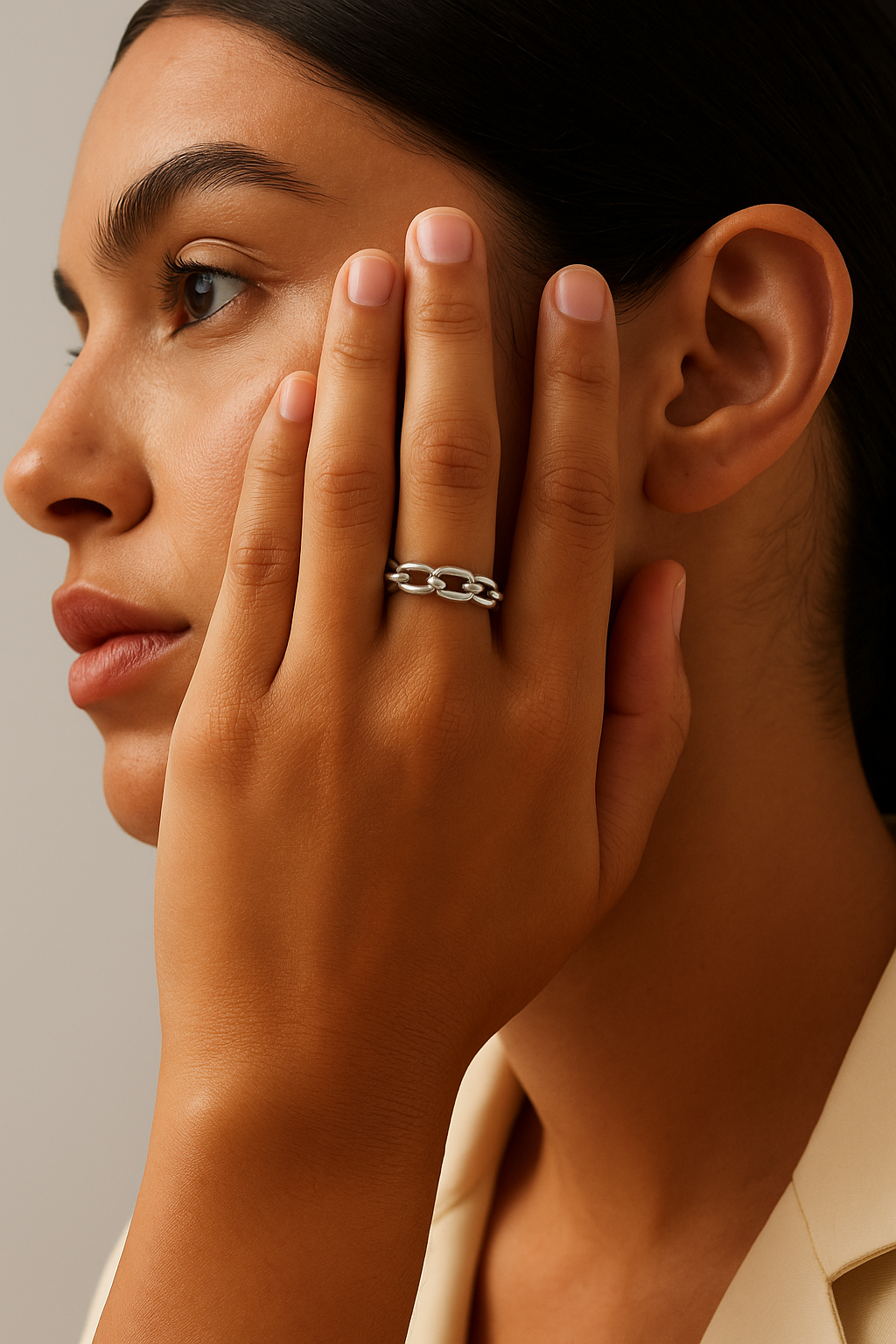 The Linked Chain Ring